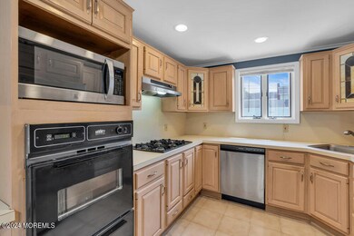 21 Washington St unit A, Red Bank, NJ 07701 - photo 7