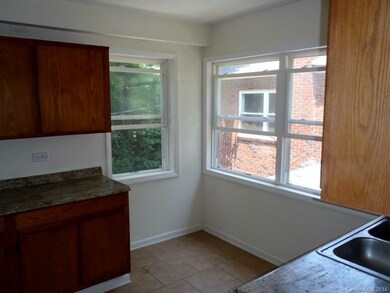 602 Cherry St unit B, Statesville, NC 28677 - photo 5