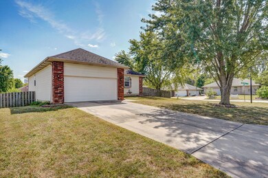 4060 W Ridgeview St, Battlefield, MO 65619 - photo 3