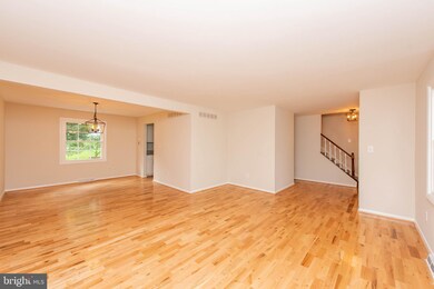 6047 Camelback Ln, Columbia, MD 21045 - photo 7