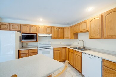 4 Cloverleaf Ln, Scarborough, ME 04074 - photo 5