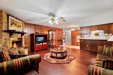 9739 Rambling Trail, Houston, TX 77089 - photo 6