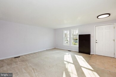 9507 Donnan Castle Ct, Laurel, MD 20723 - photo 4