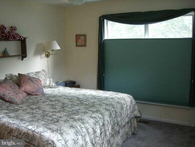 18114 Rolling Meadow Way unit 201, Olney, MD 20832 - photo 6