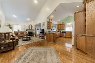 33 Beechwood Ln, Rockland, MA 02370 - photo 5