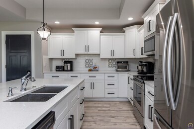 4116 SW Stonybrook Dr, Topeka, KS 66610 - photo 5