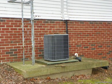 1639 Sandusky Rd, Jacksonville, IL 62650 - photo 7