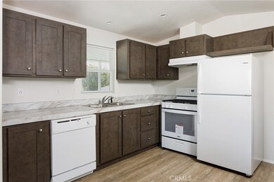 880 N Lake St unit 109, Hemet, CA 92544 - photo 5