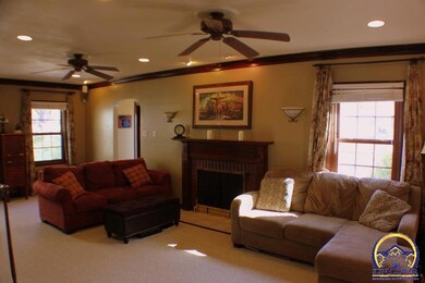 1527 SW Randolph Ave, Topeka, KS 66604 - photo 7