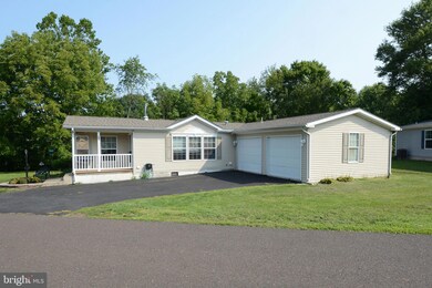 109 Magnolia Ln, Sellersville, PA 18960 - photo 2