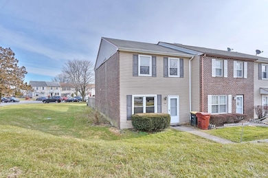 54 Eisenhower Cir, Whitehall, PA 18052 - photo 2