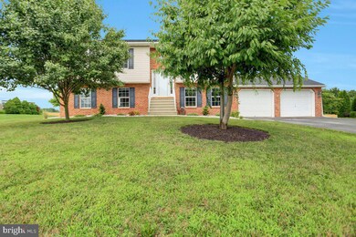 15275 Camden Dr, Greencastle, PA 17225 - photo 2