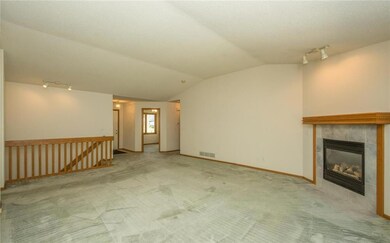 3005 Deep Woods Ct, Des Moines, IA 50320 - photo 3