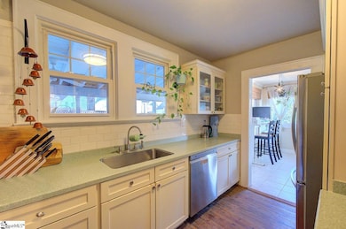 204 Long Hill St, Greenville, SC 29605 - photo 7