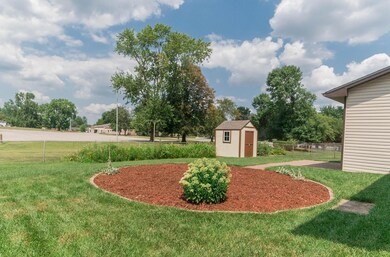 1666 Lynnhurst Rd, Columbus, OH 43229 - photo 2