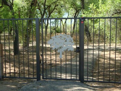 Bosque Gate 002 MLS