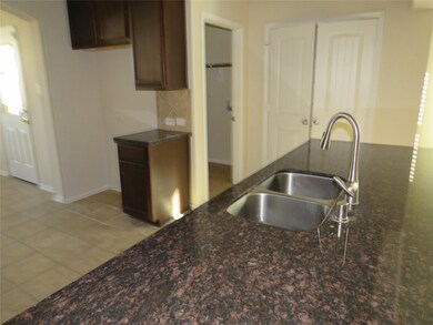 964 Jennifer St, Alvin, TX 77511 - photo 2