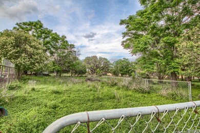 8489 Buckskin Dr, Boerne, TX 78006 - photo 3