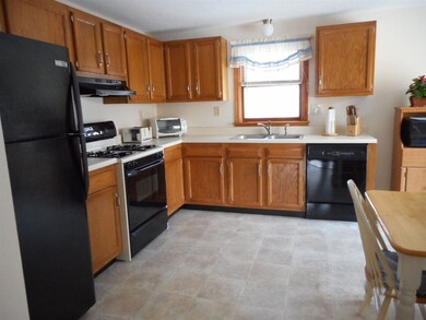 Fully Applianced Kitchen