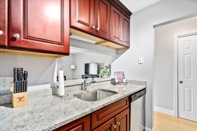 90 Eastern Ave unit 203, Manchester, NH 03104 - photo 6