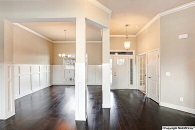 Open and Inviting Floor Plan!