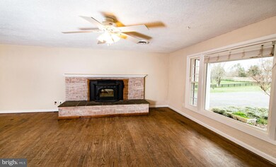 12621 Izaak Walton Dr, Bristow, VA 20136 - photo 4