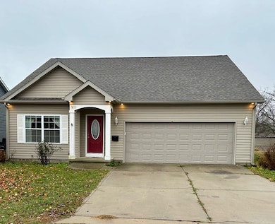 911 E Barker St, Tuscola, IL 61953 - photo 2