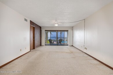 Living/Dining area