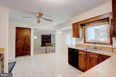 370 Carraca Ct, Severn, MD 21144 - photo 6