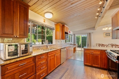 4026 Island Crest Way, Mercer Island, WA 98040 - photo 3