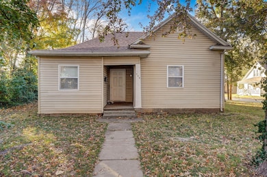 739 S Douglas Ave, Springfield, MO 65806 - photo 2