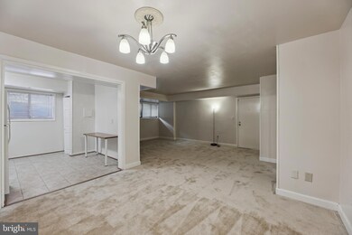 49 Skyhill Rd unit 104, Alexandria, VA 22314 - photo 3