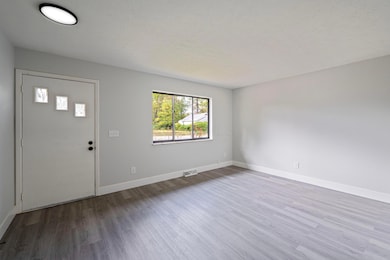 2810 Baughman Ave, Columbus, OH 43211 - photo 4