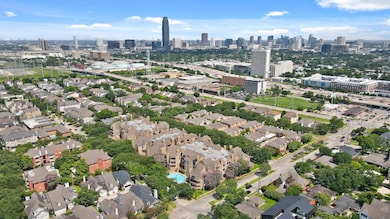 Gated community in a prime location, minutes from