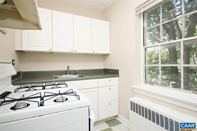 32 University Cir unit 105, Charlottesville, VA 22903 - photo 4
