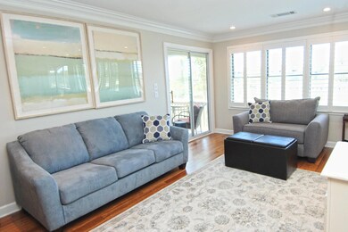 MLS_DSC_0120_living 2_fxed