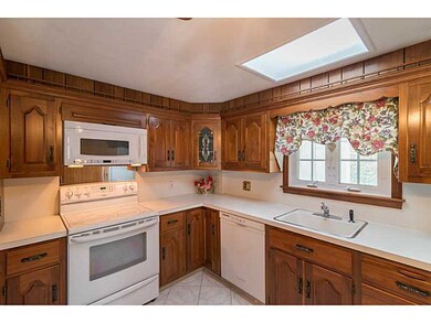 297 Fairfax Dr, Warwick, RI 02888 - photo 2