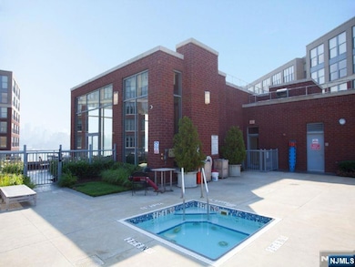 1125 Maxwell Place unit 624, Hoboken, NJ 07030 - photo 4