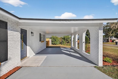 804 Walnut Dr, Seffner, FL 33584 - photo 4