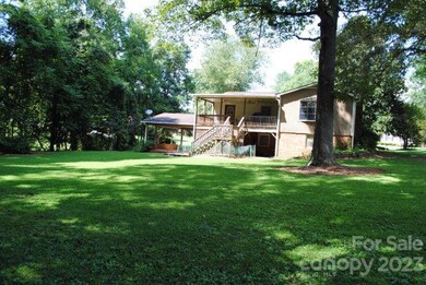 225 W Debbie Ln, Statesville, NC 28625 - photo 4