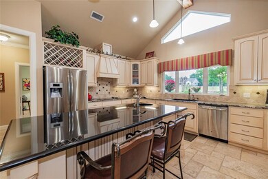 427 Woodcreek Ct, Granbury, TX 76049 - photo 5