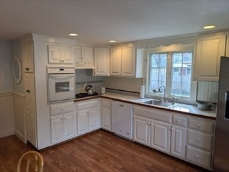 14 Christopher St, Newburyport, MA 01950 - photo 3