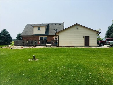 11882 N 200 W, Fountaintown, IN 46130 - photo 2