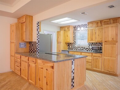 3937 Country Meadows Rd, Granbury, TX 76049 - photo 3