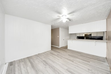 12459 W Village Dr unit B, Houston, TX 77039 - photo 7