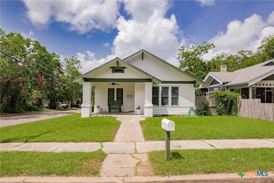 212 Coke St, Yoakum, TX 77995 - photo 2