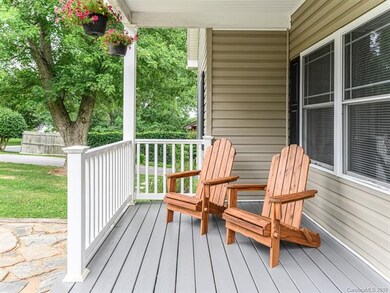 122 Round Top Rd, Asheville, NC 28803 - photo 7