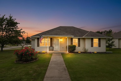 730 W Apache St, Republic, MO 65738 - photo 2