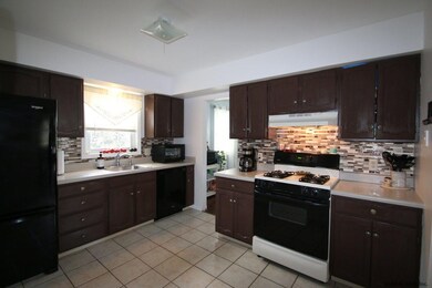 42 Holly Blvd, Schenectady, NY 12302 - photo 6