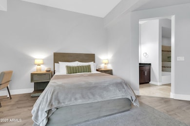 945 E Playa del Norte Dr unit 2005-25
